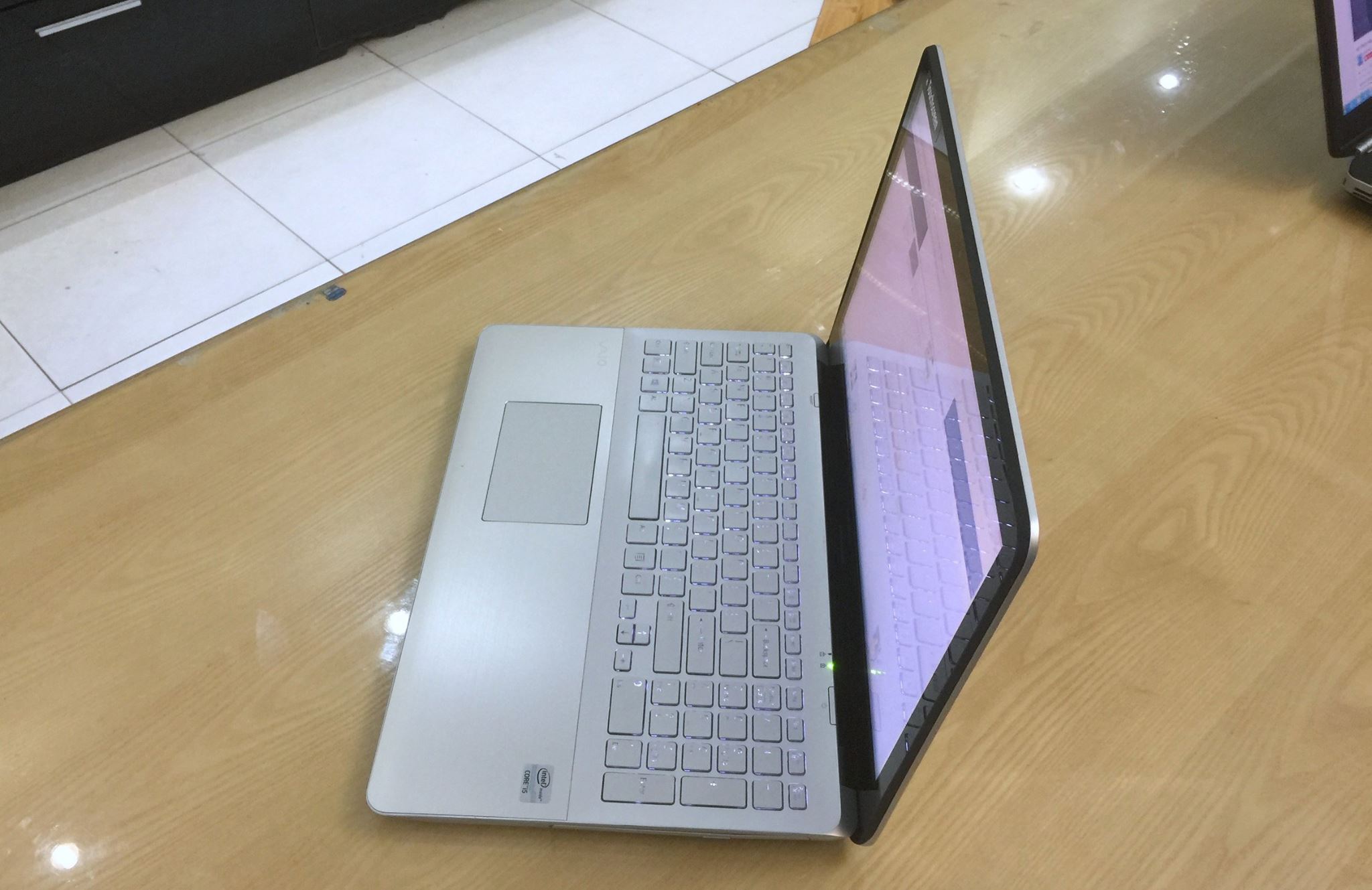 Laptop Sony Vaio Fit SVF15A13SG-4.jpg